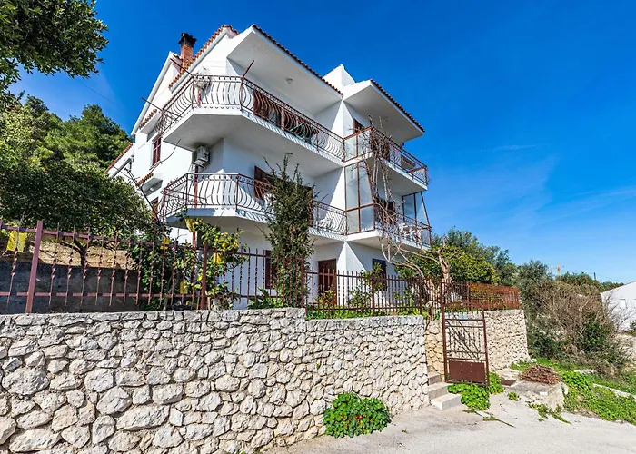 Apartamento One-bedroom In Seget Donji Trogir